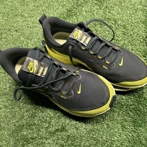 Nike Vomero 18 GORETEX Women's Waterproof Running Shoes